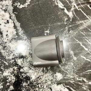 Dyson blow dryer attachment